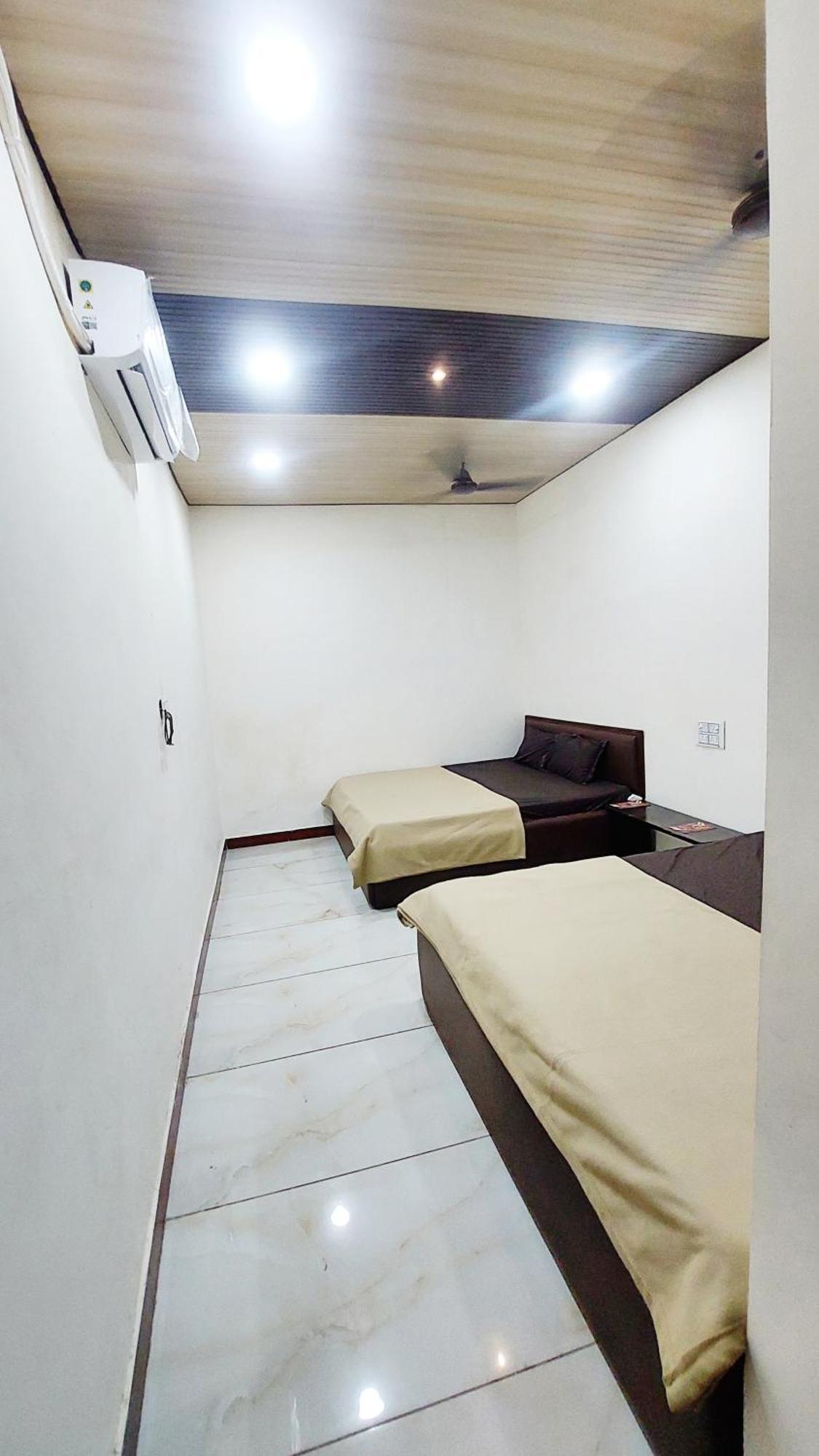 Hotel Prakash Palace Ujjain Exterior photo